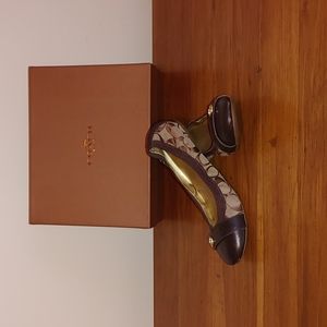 Gently Used Coach New York Flats